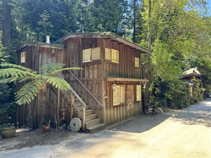 Deetjen's Big Sur Inn: A Hidden Gem in Big Sur, CA