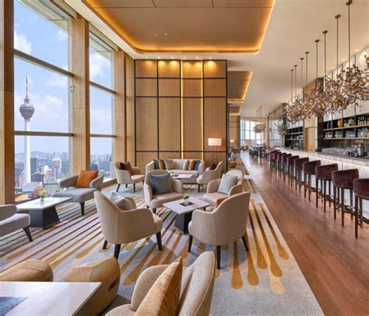 Discover the Comfort and Luxury of DoubleTree Warren Place