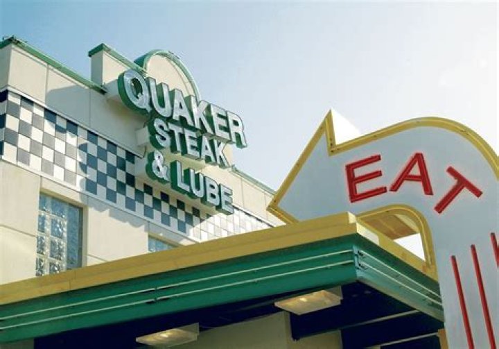 Discovering Quaker Steak and Lube: The Ultimate Dining Experience in Erie, PA